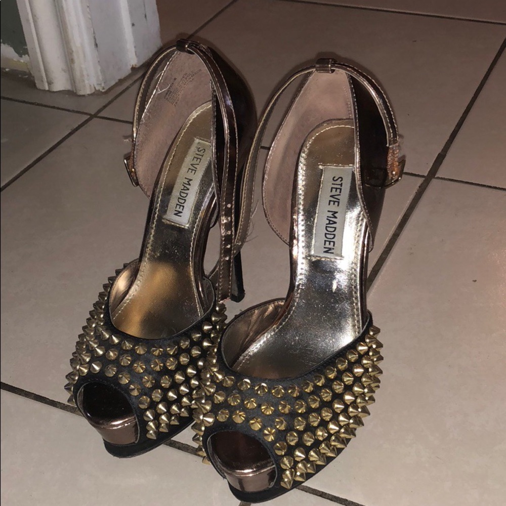 Obstcl-S' Pump Steve Madden 5.5